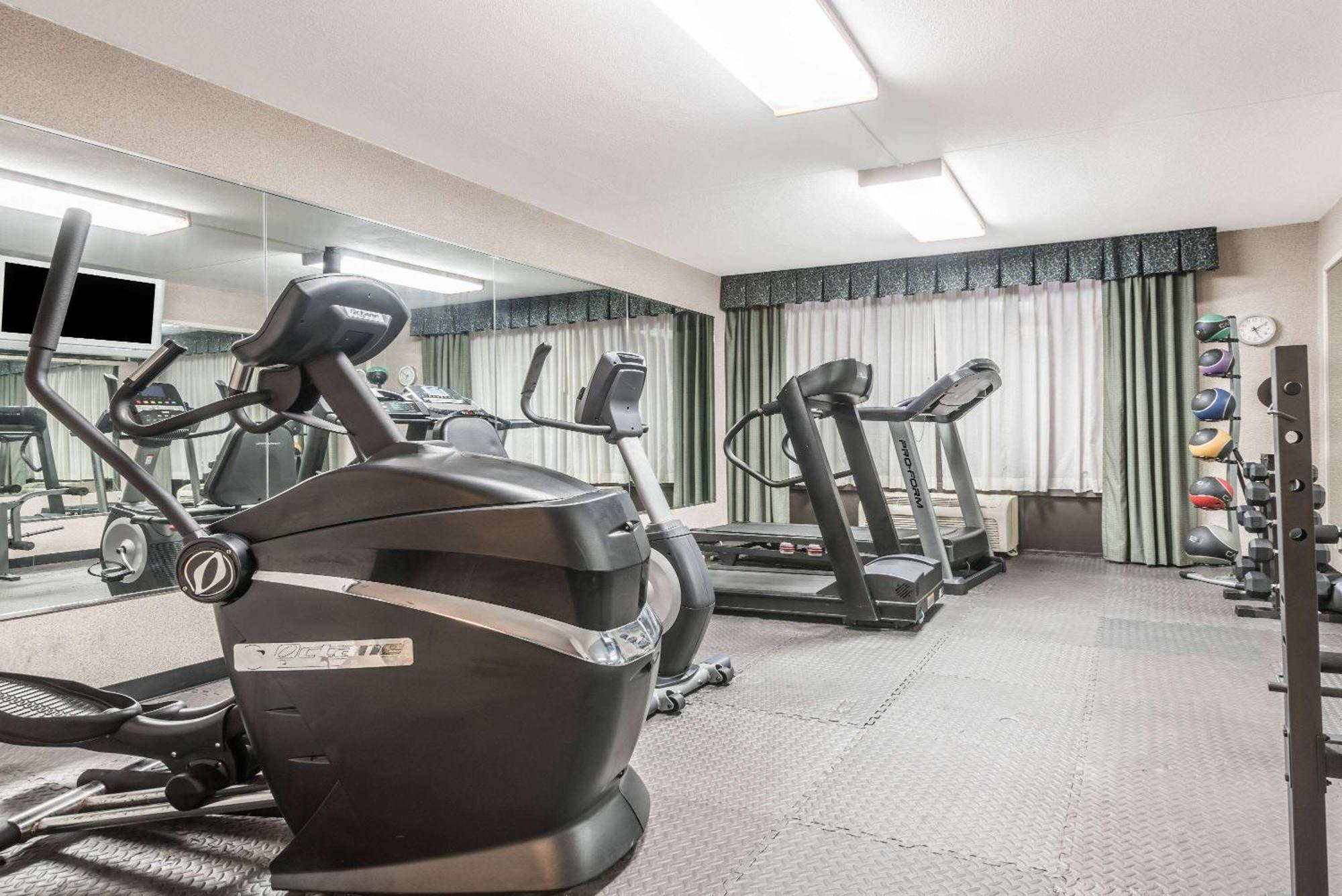 Hotel Wyndham Garden Busch Gardens Area 3*