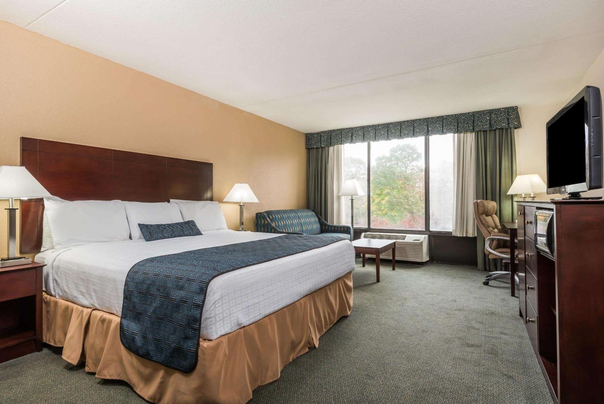 Wyndham Garden Busch Gardens Area Hotel 3*
