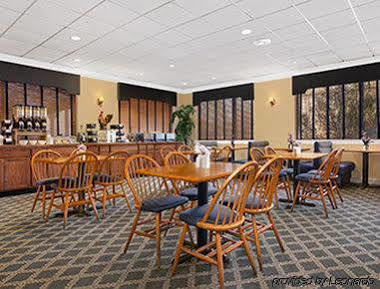 Hotel Wyndham Garden Busch Gardens Area 3*