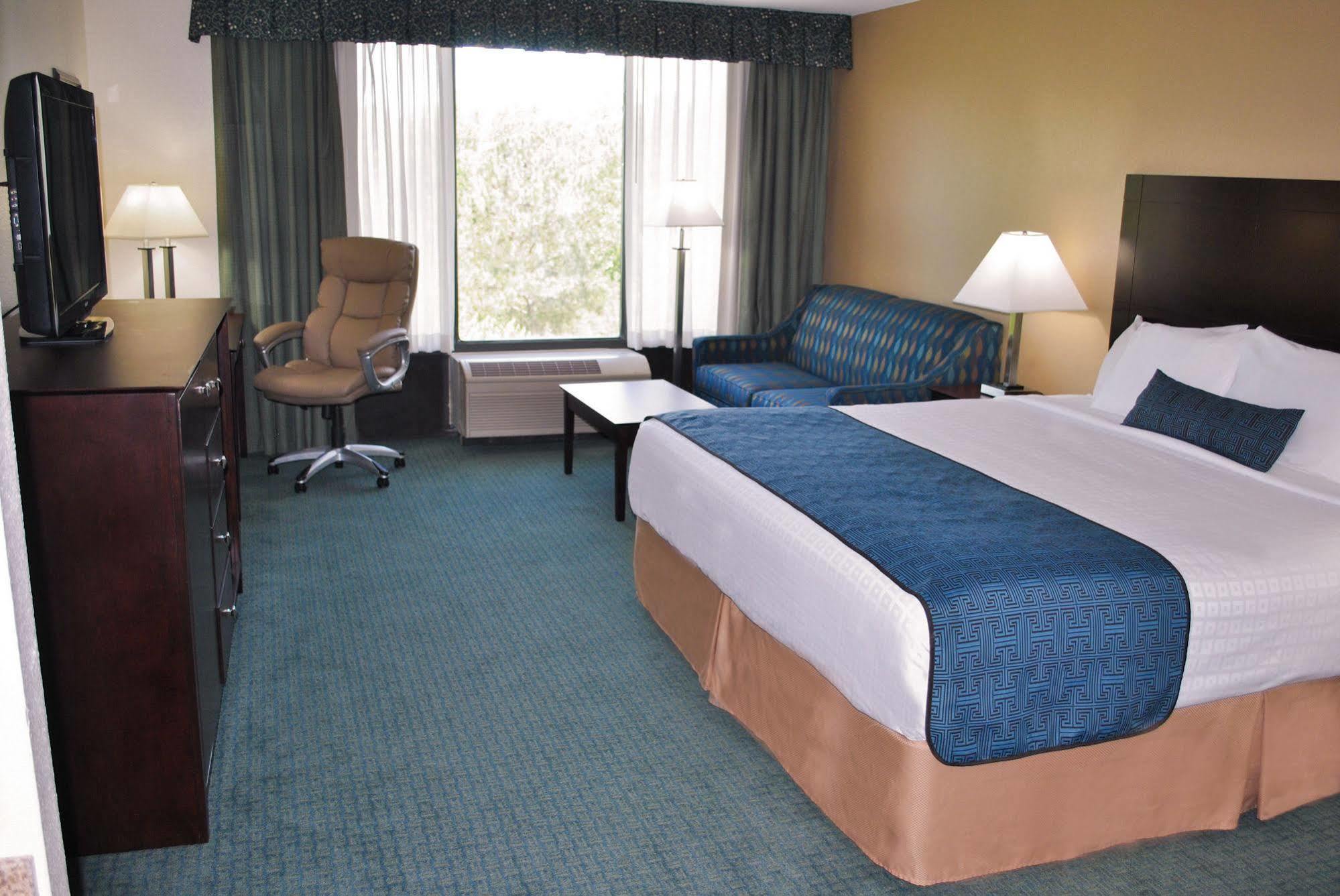 Hotel Wyndham Garden Busch Gardens Area